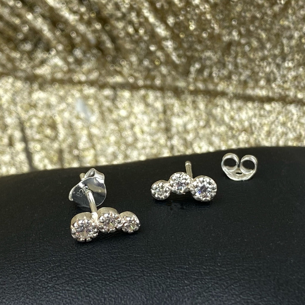 Ditzy Diamond Earrings - VE736